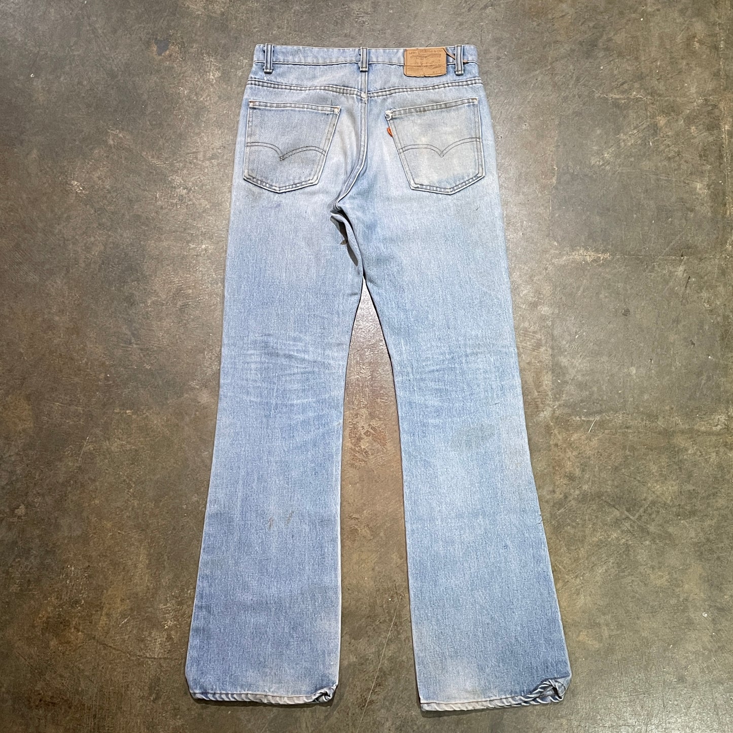 Light Wash Levi's Flare Denim Jeans (33x34)