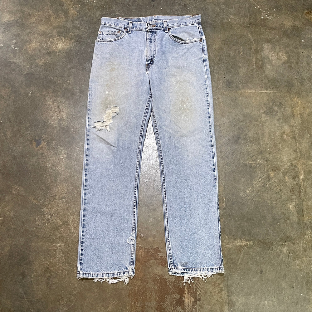 1990s Levis Light Wash Distressed Jeans (34x30)