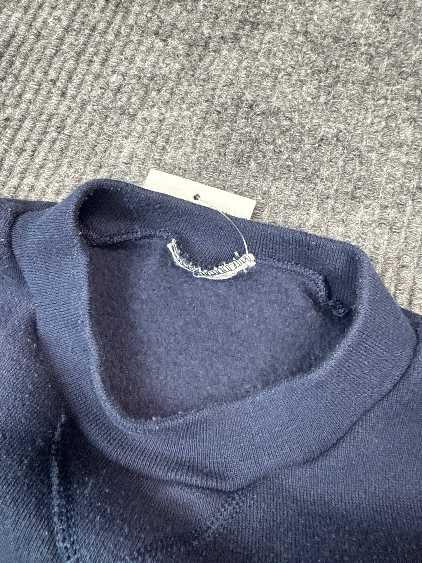 Two-Tone Crewneck Pullover Sweatshirt (M)