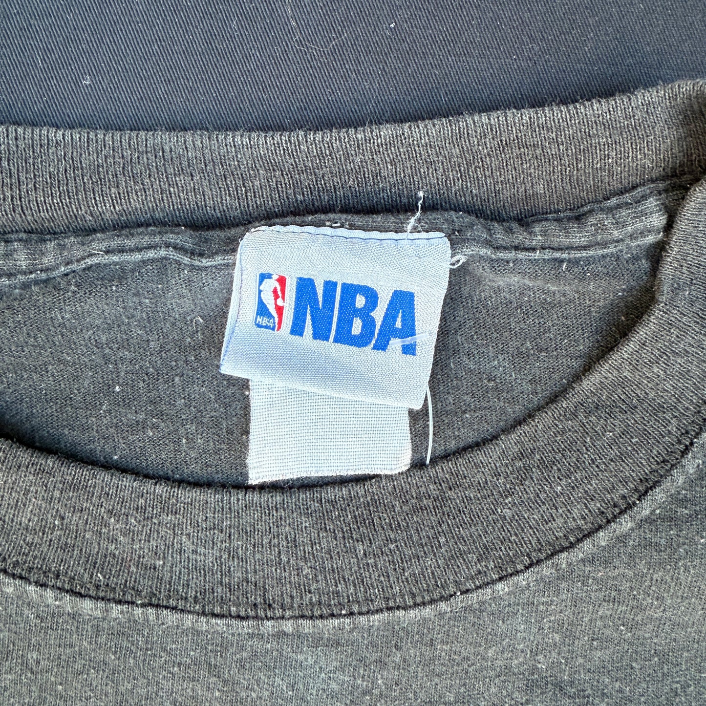 2000s NBA San Antonio Spurs Champions Graphic Tee (2XL)