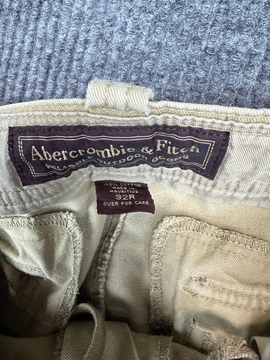 Abercrombie & Fitch Khaki Cargo Pants (32R)