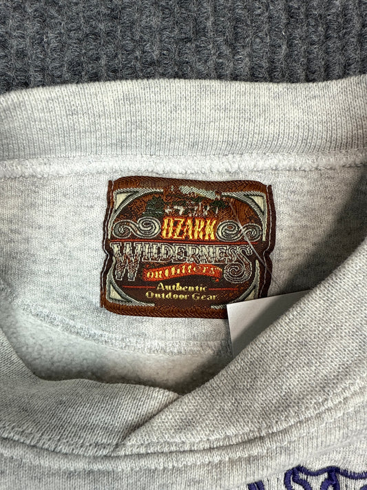 1990s Ozark Wilderness Outfitters Sportsman Deer Graphic Sweatshirt (2XL)
