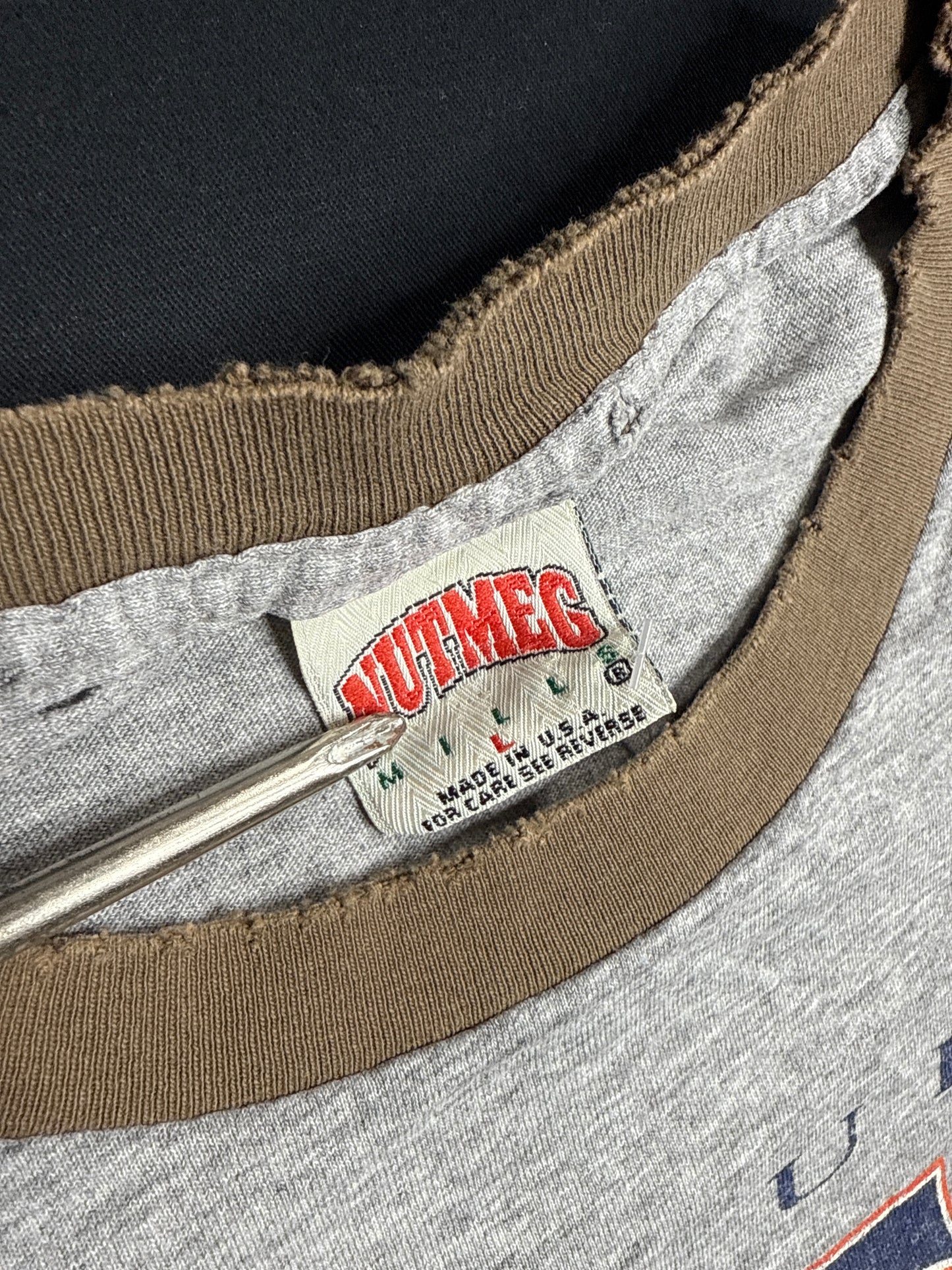 1990s Auburn Tigers Nutmeg Sports Graphic Tee (L)