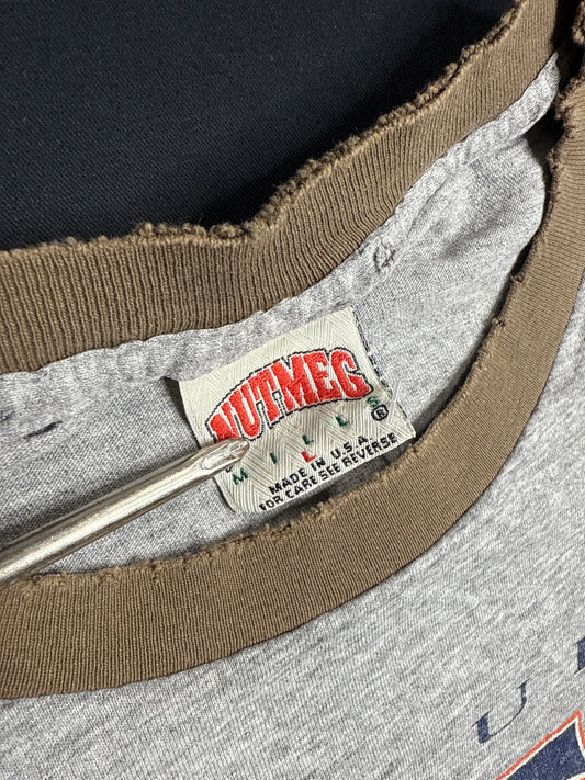 1990s Auburn Tigers Nutmeg Sports Graphic Tee (L)