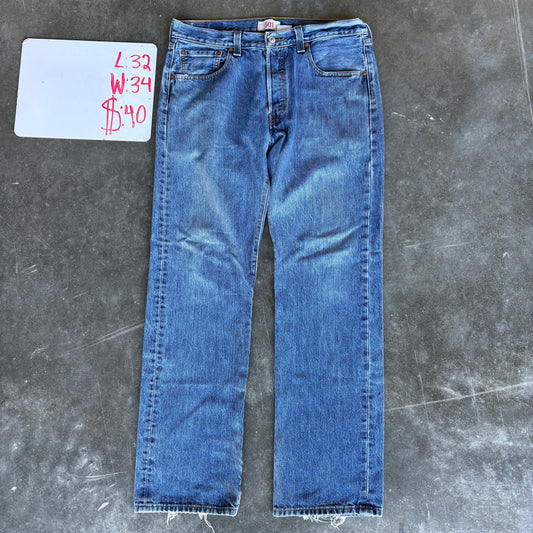 Levi's 501 Straight Leg Button-Fly Jeans (W34 L32)