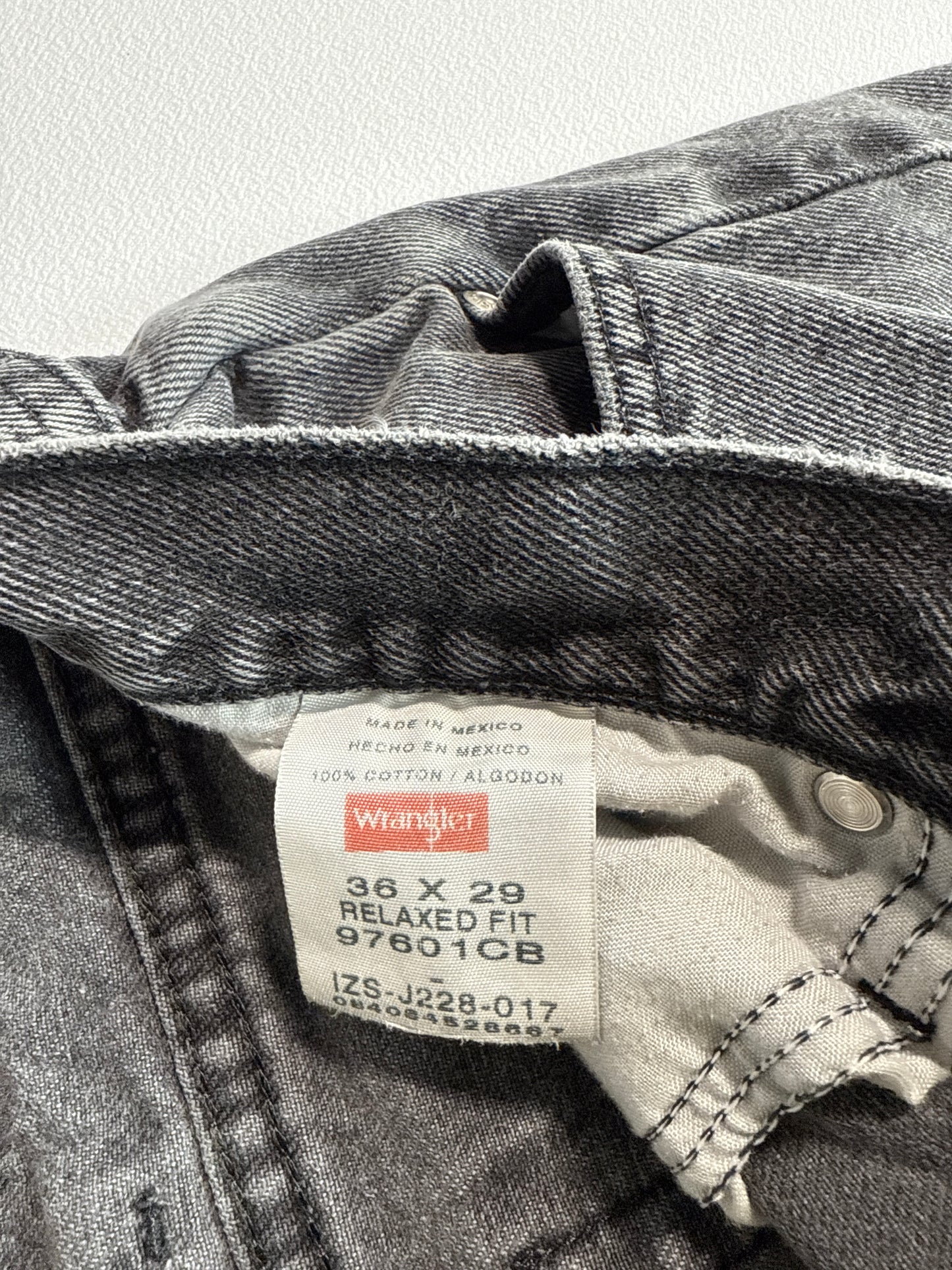 Wrangler Relaxed Fit Black Denim Jeans (36x29)