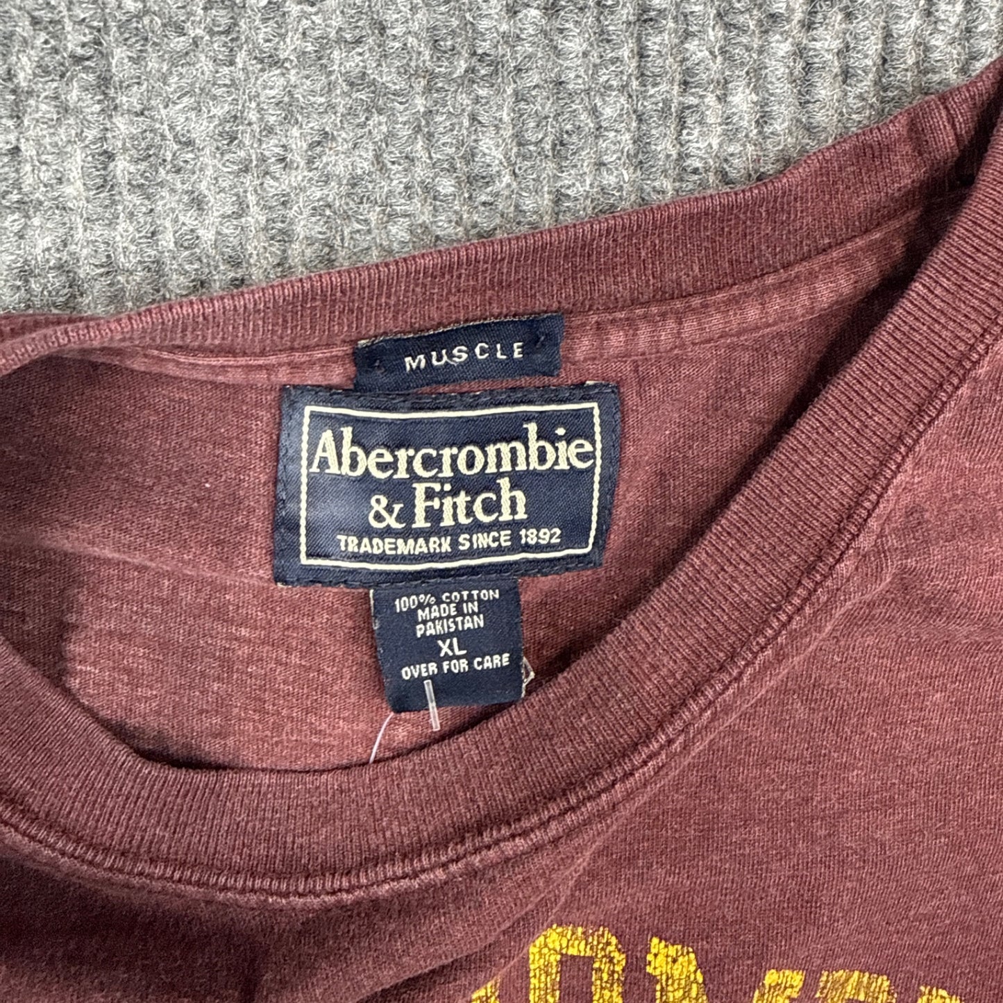 Abercrombie & Fitch Muscle Tee - Maroon (XL)