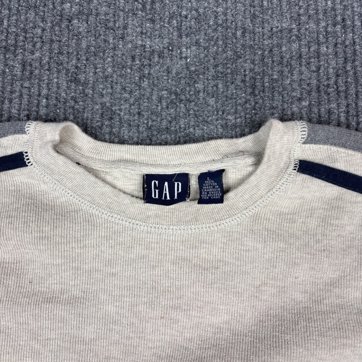 GAP Crewneck Sweatshirt - Heather Gray/Navy (L)