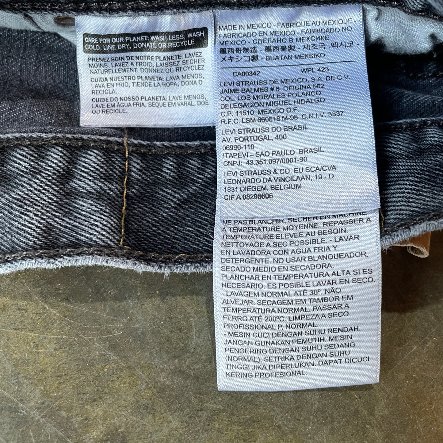 Faded Black Levis 501