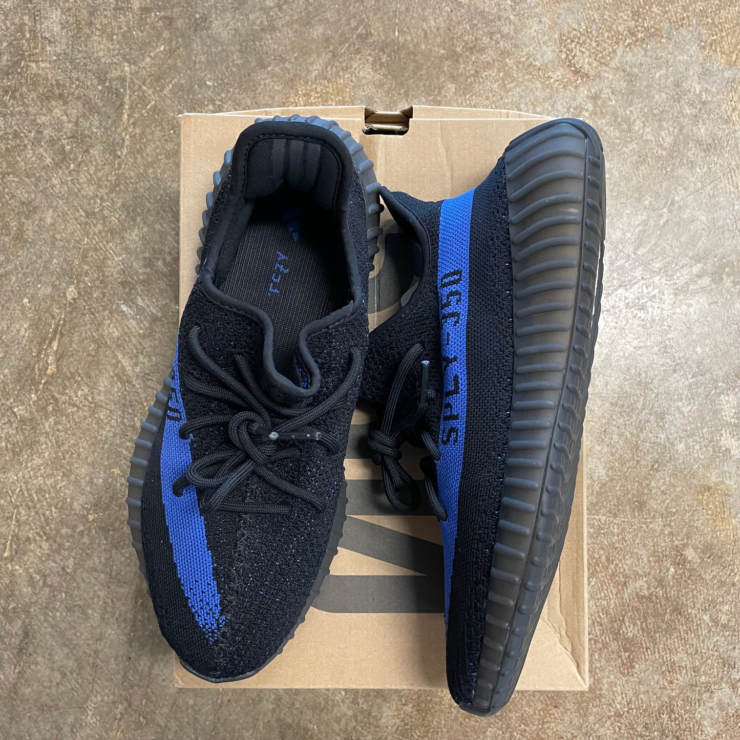 Yeezy 350 Dazzling Blue