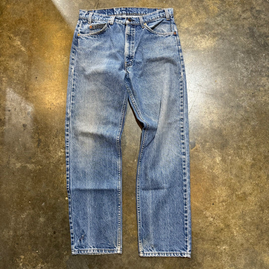 Medium Wash Levis 505 4