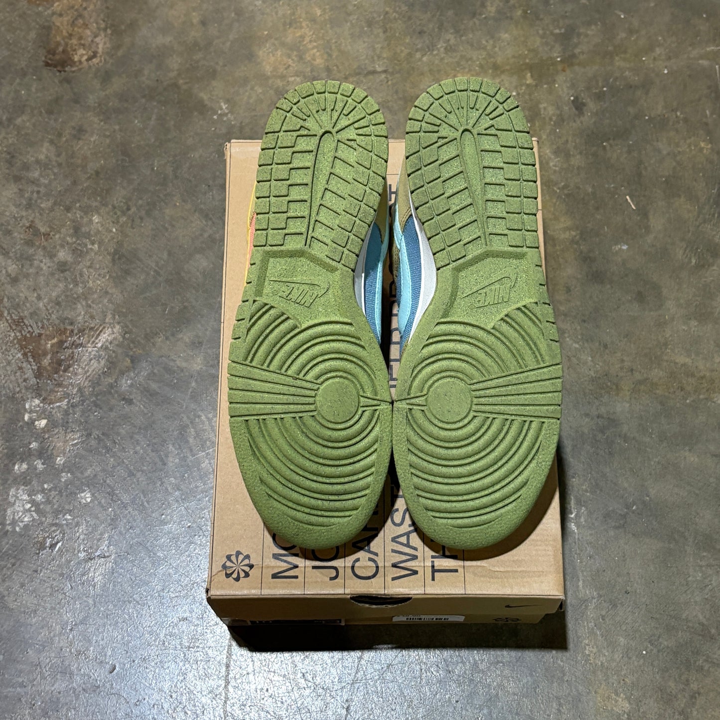 Nike Dunk Low SE Sun Club