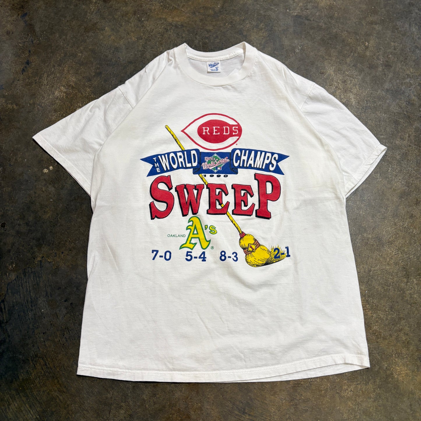 1990s Cincinnati Reds World Series Champs Sweep Graphic Tee (L)