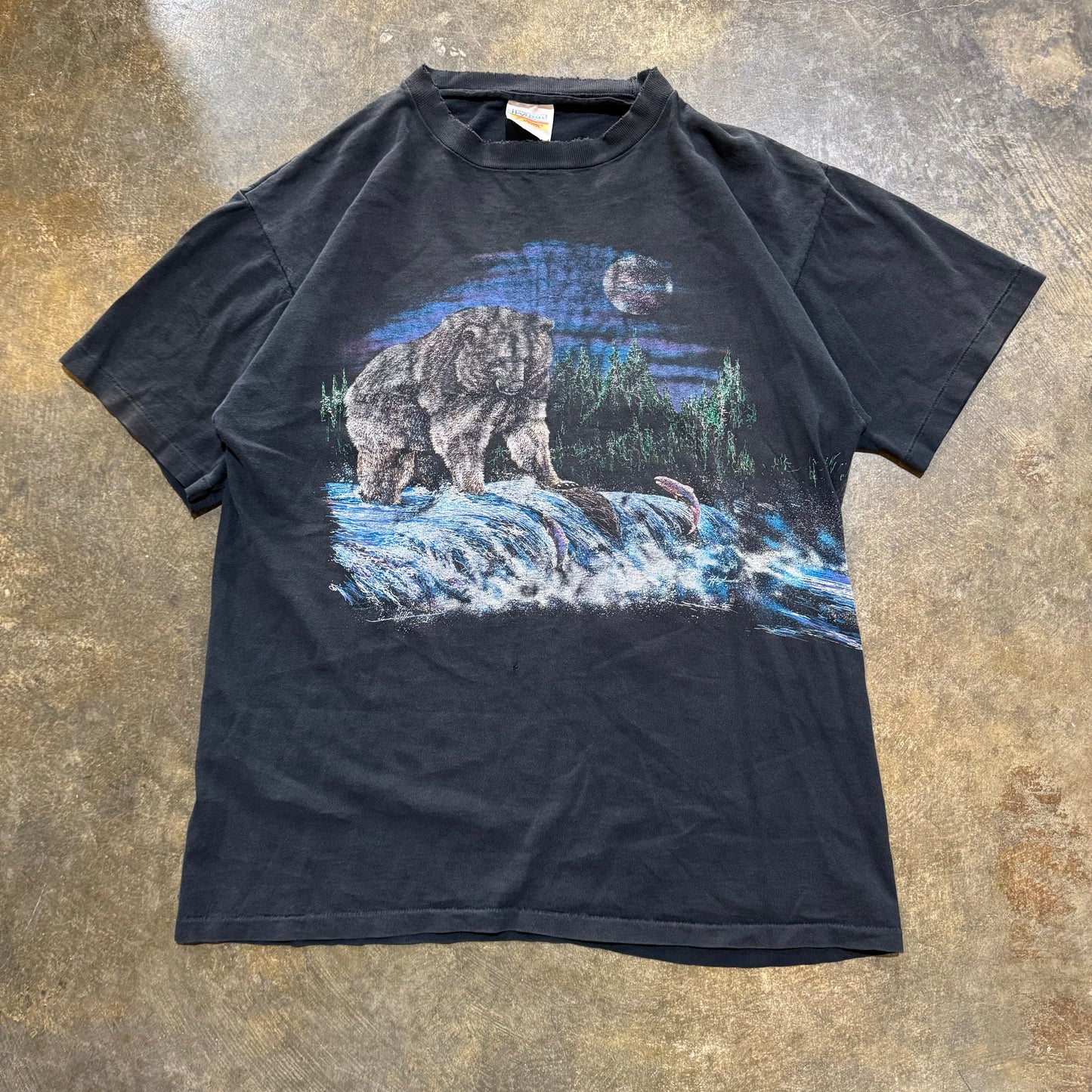 Nature Grizzly Bear Salmon tee