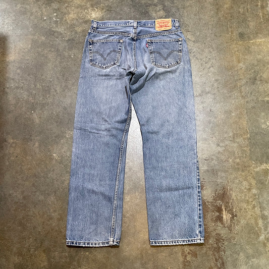 Levi's 505 Regular Fit Light Wash Jeans (W34 L32)