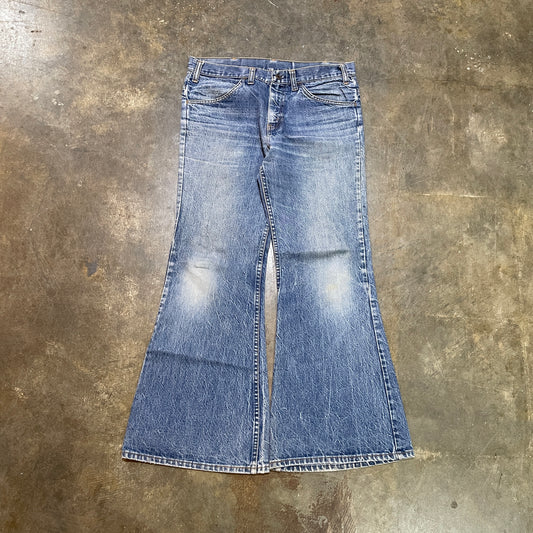 Plain Pockets Bell Bottom Jeans3