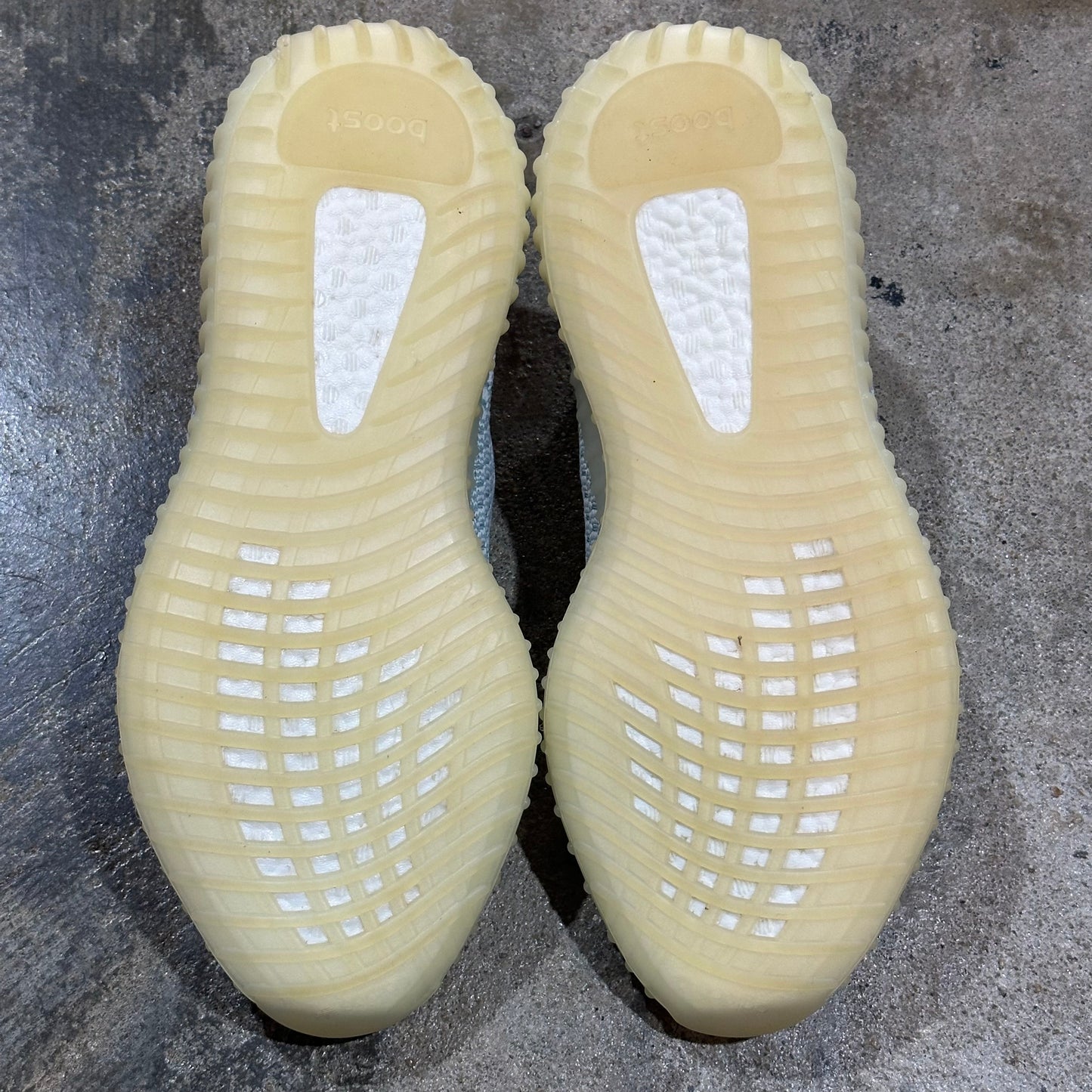 Yeezy 350 Cloud V2 No Box