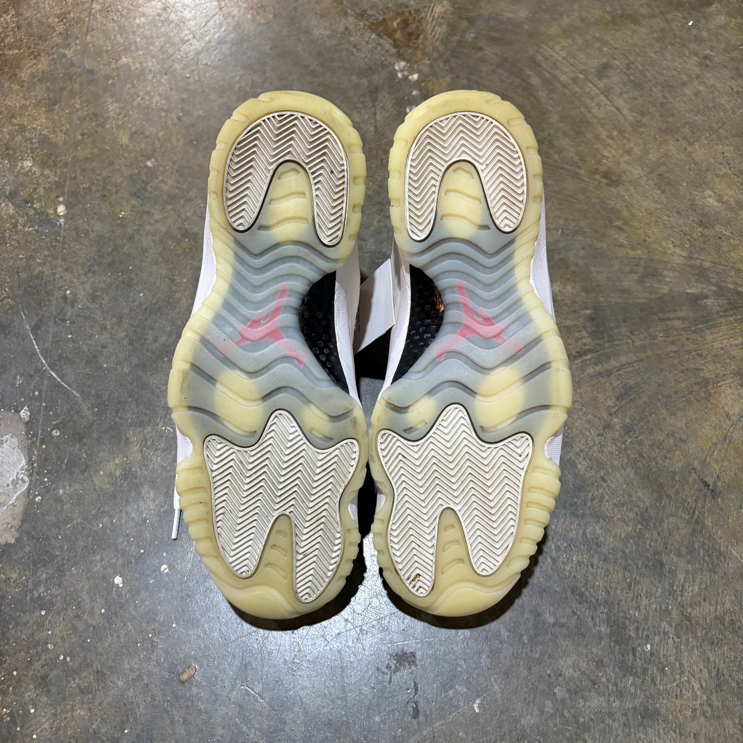 Jordan 11 Platinum Tint (No Box)