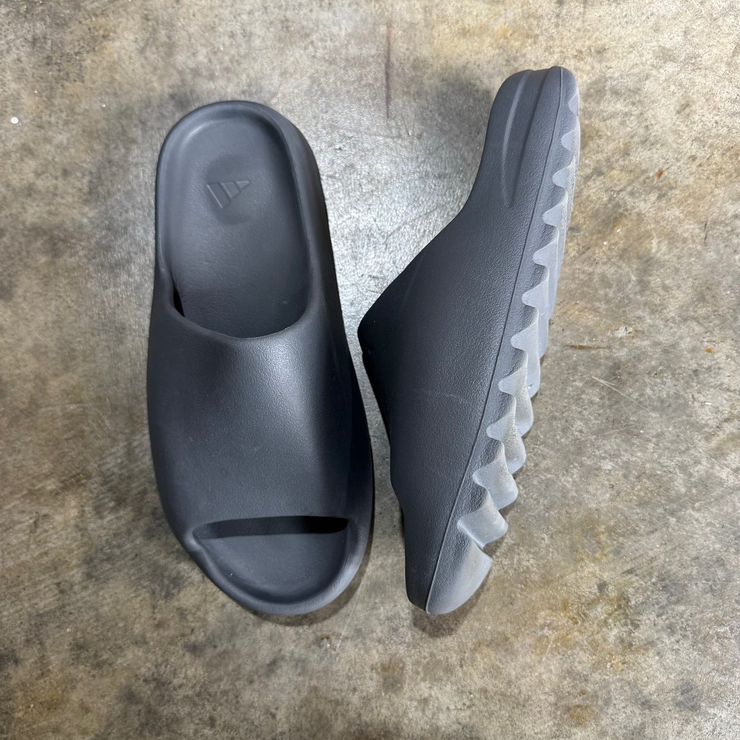 Yeezy Slide Slate Grey (No Box)