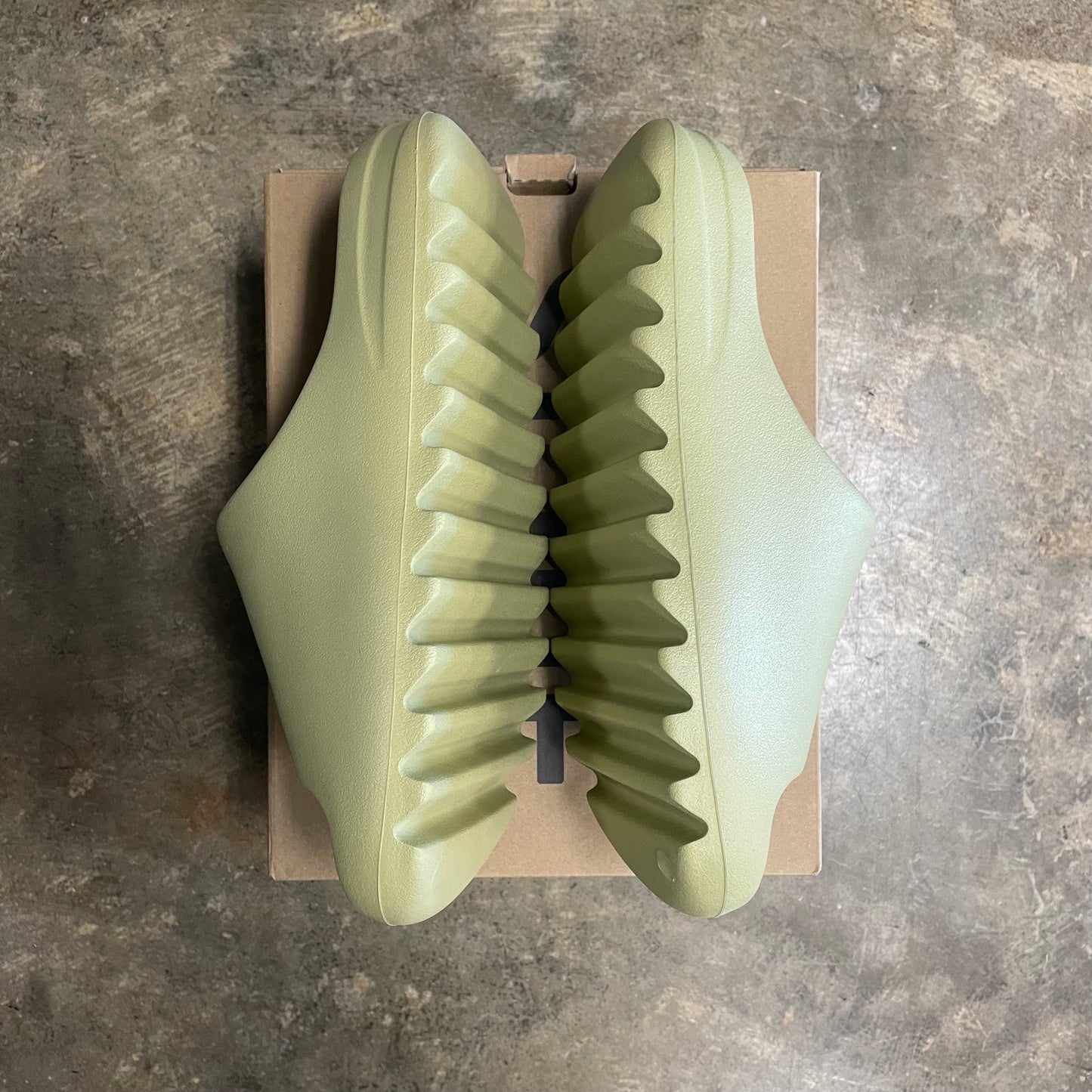 Yeezy Slide Resin