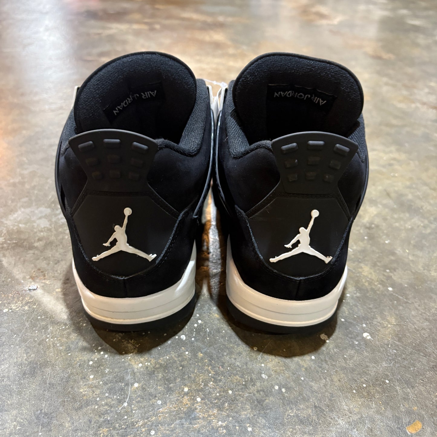 Jordan 4 White Thunder No Box