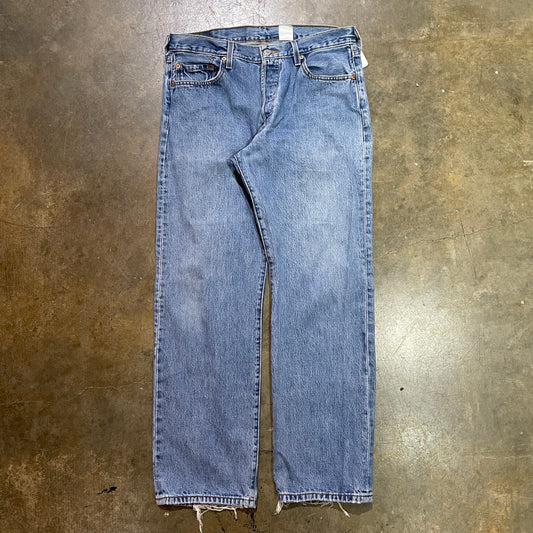 Medium Wash Levis 501 10