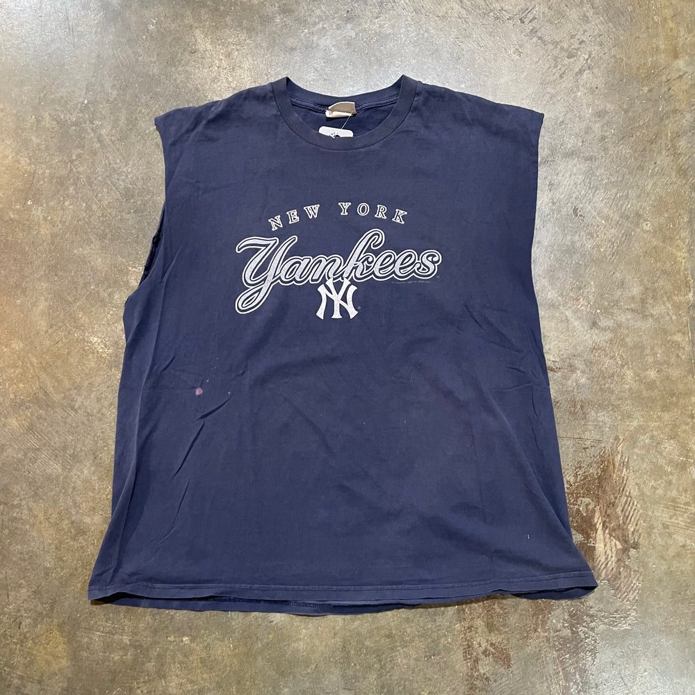 2002 NYY Script Navy Tee