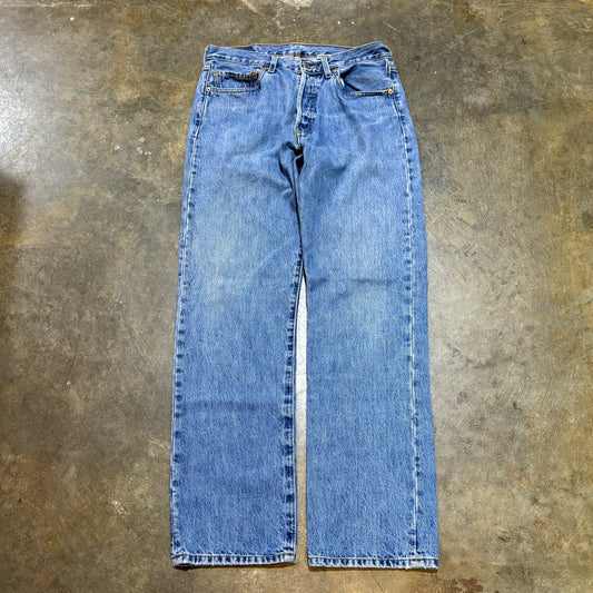 Levi’s 501 Light Wash Denim Jeans (W33 L34)
