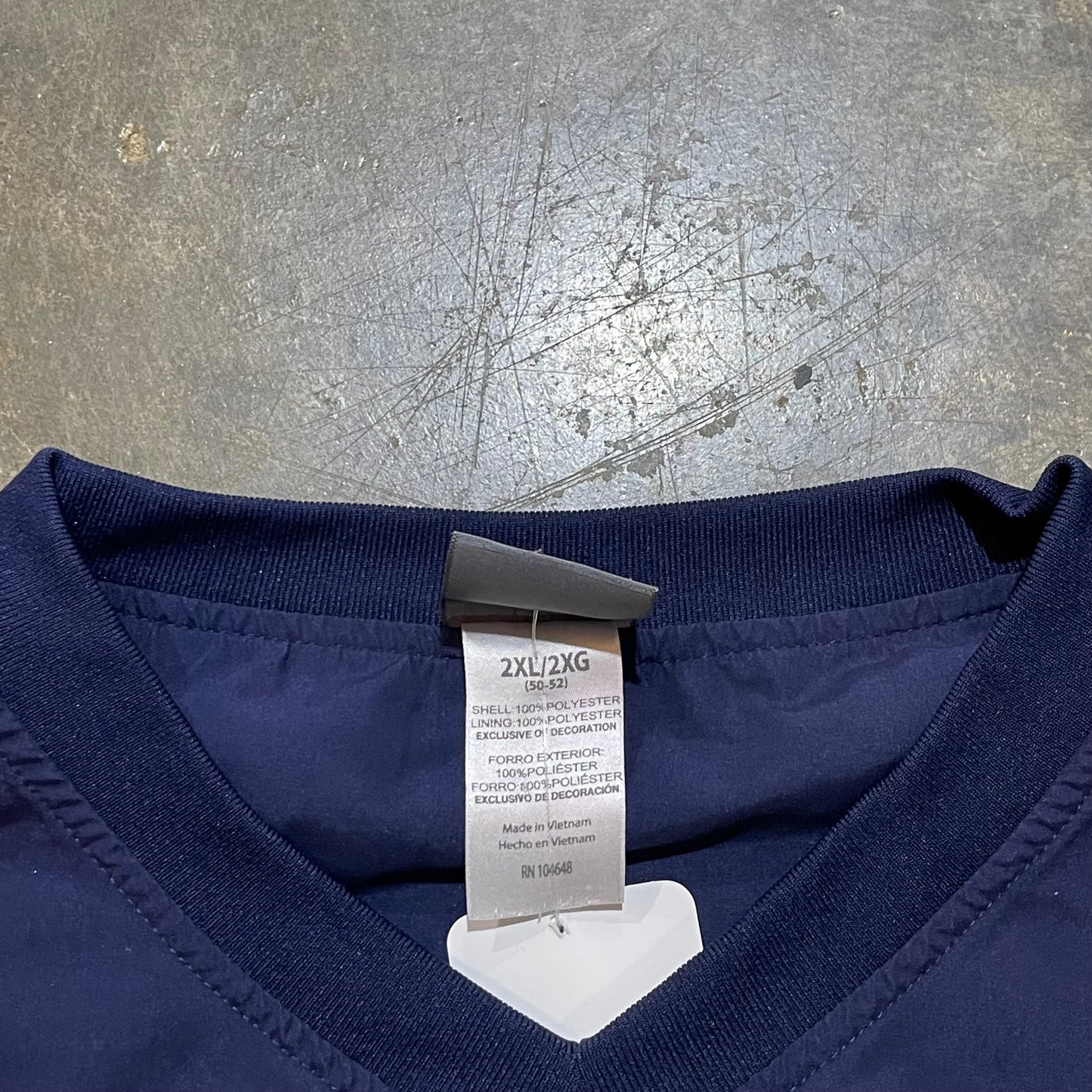 Auburn AU Appliqie Navy V-neck Nylon Pullover