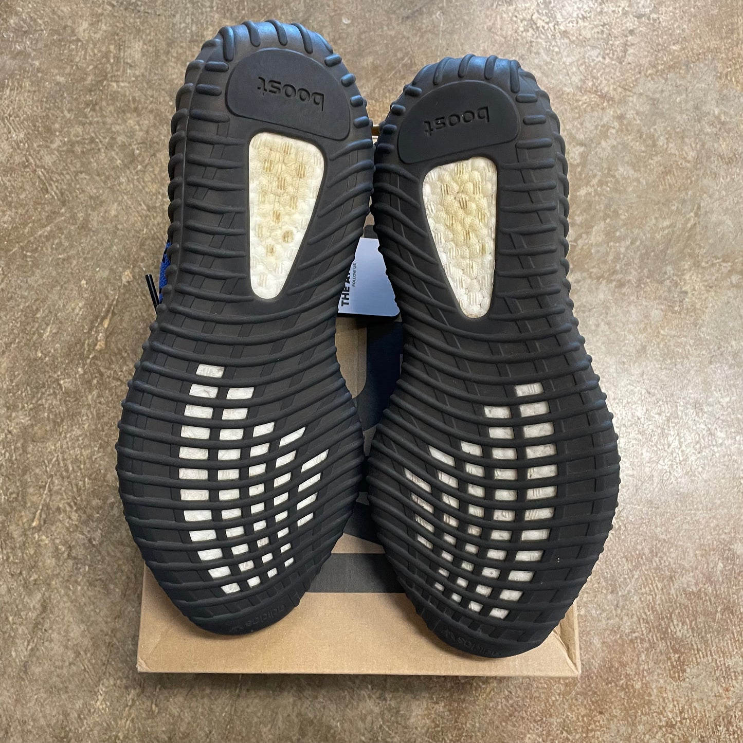 Yeezy 350 Dazzling Blue