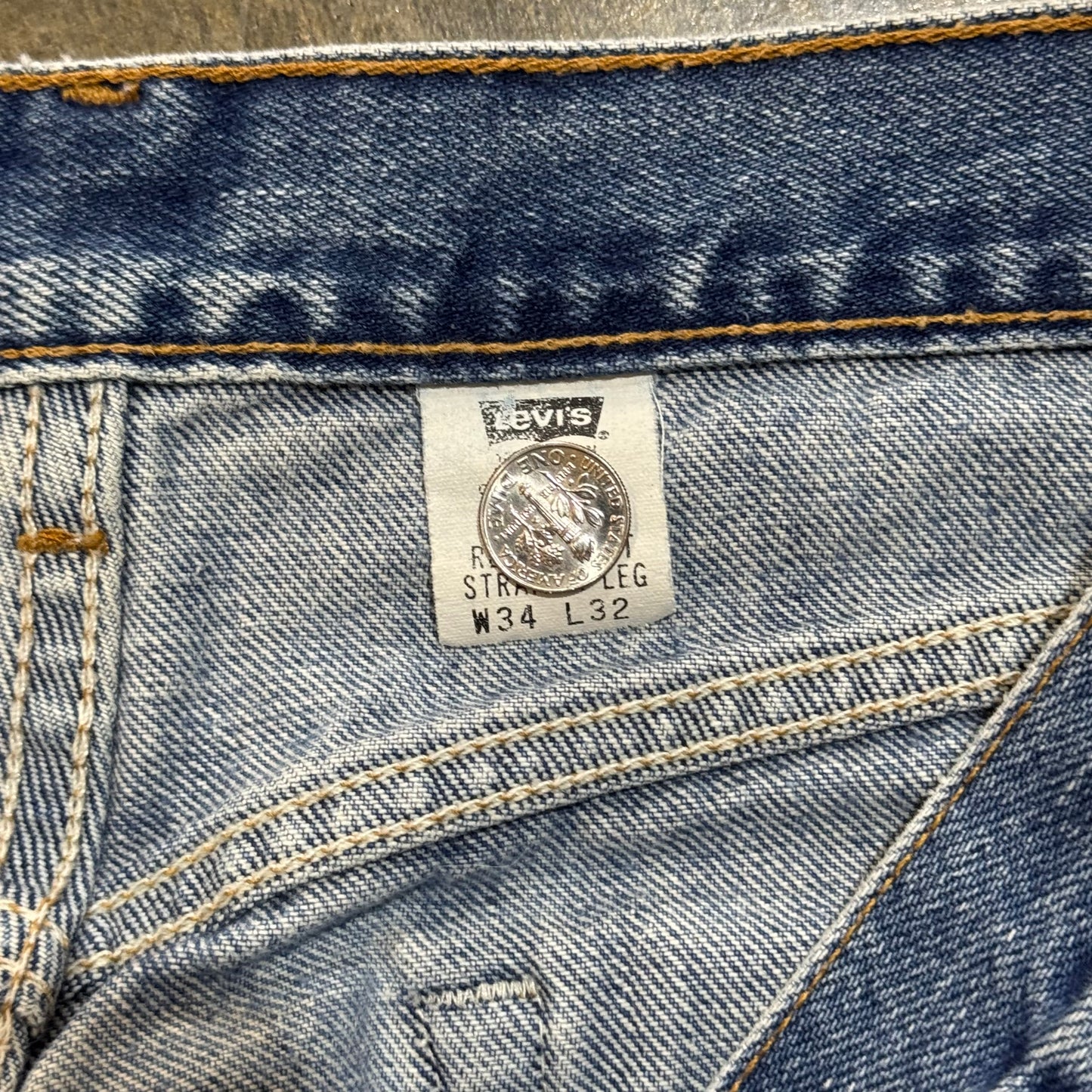 Medium Wash Levis 505 3