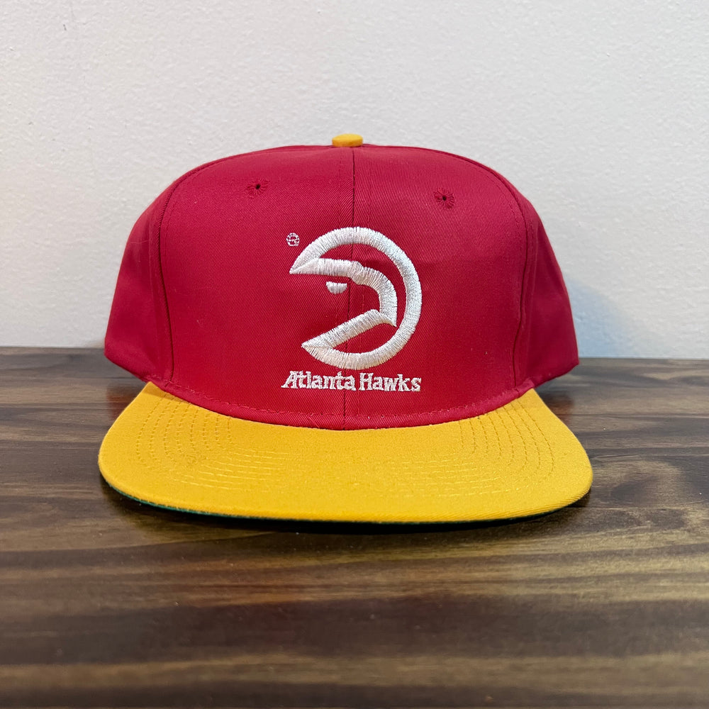 DS Red Atlanta Hawks Yellow Brim Hat