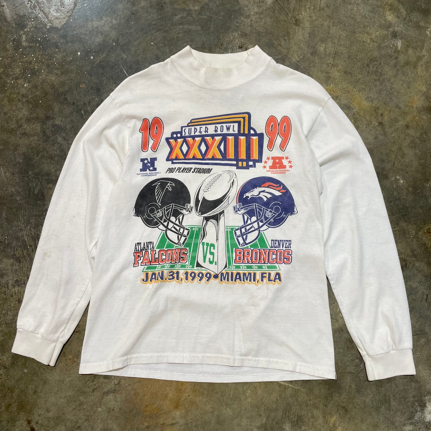 SB XXXIII Falcons Broncos Trophy White tee