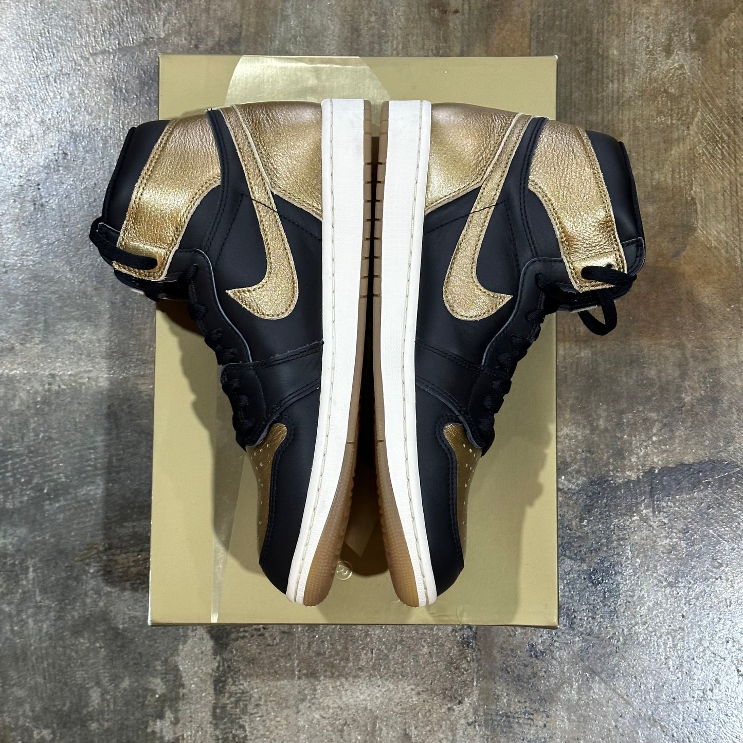 Jordan 1 Black Metallic Gold