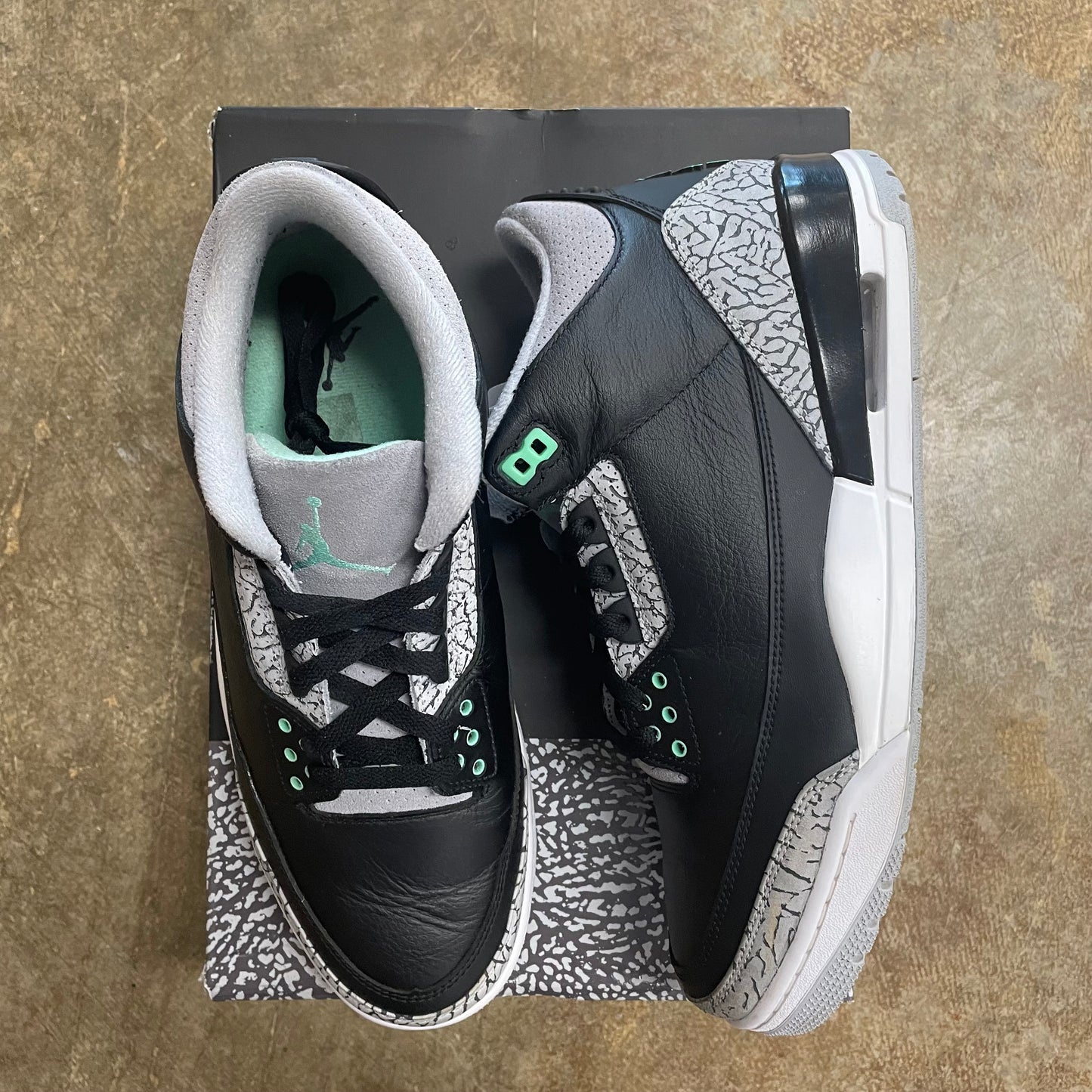 Jordan 3 Green Glo