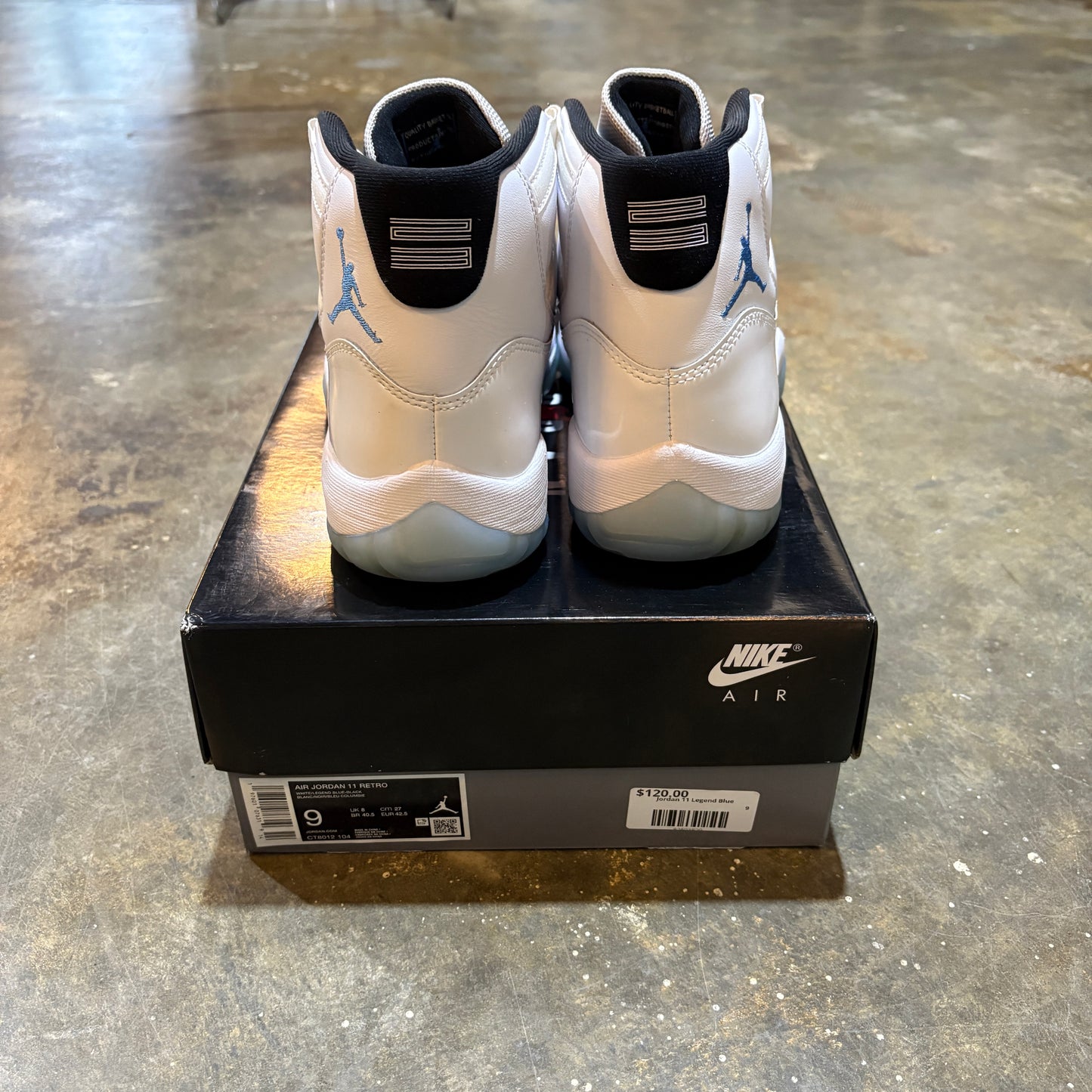 Jordan 11 Legend Blue