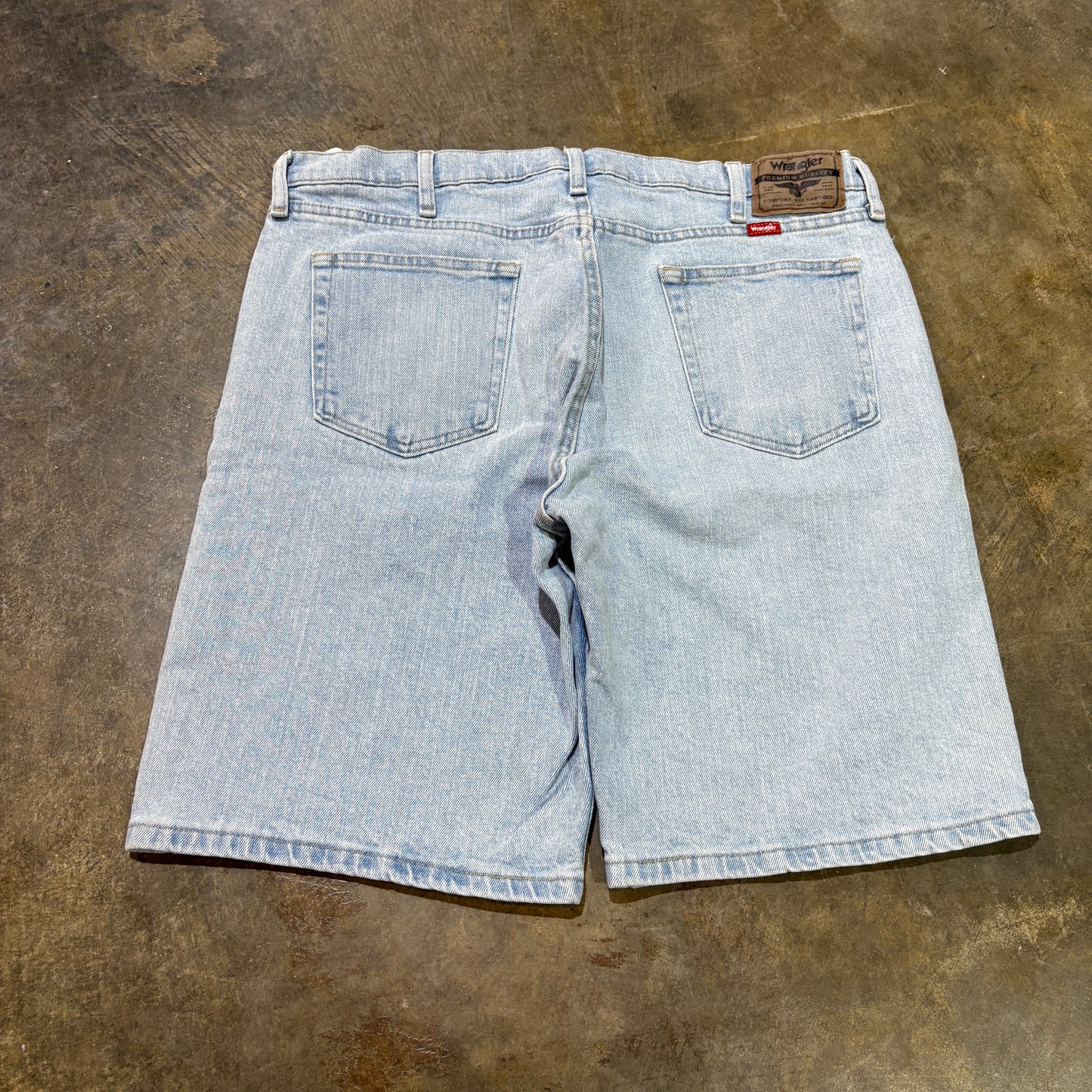 Wrangler Lightwash Jorts38