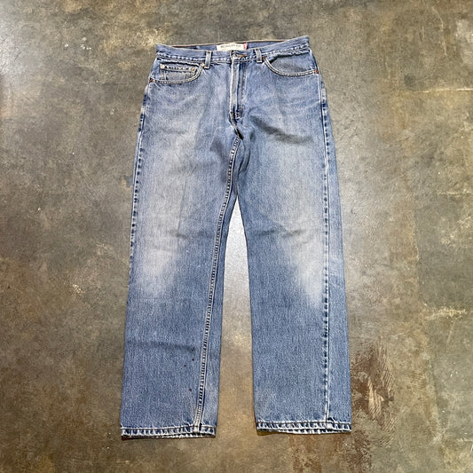 Levi's 505 Regular Fit Light Wash Jeans (W34 L32)