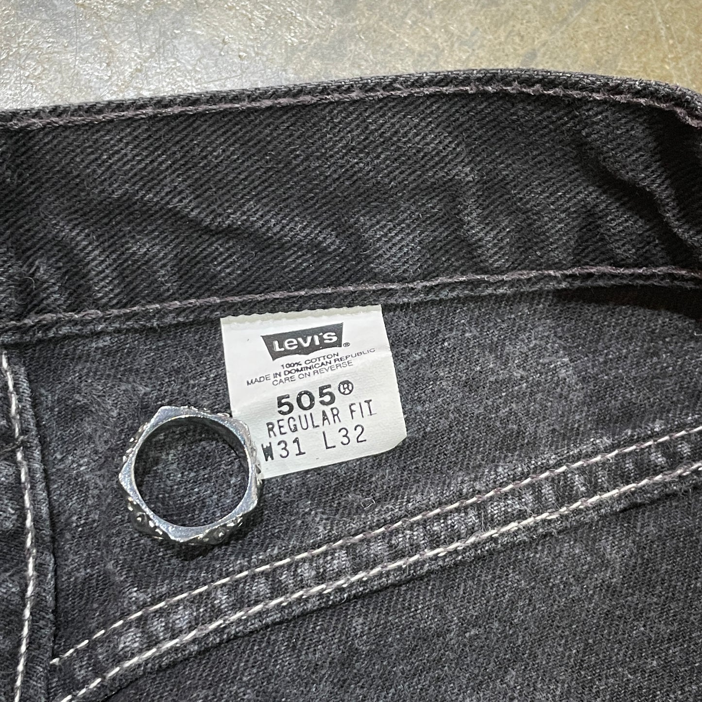 Levi's 505 Regular Fit Black Jeans (31x32)