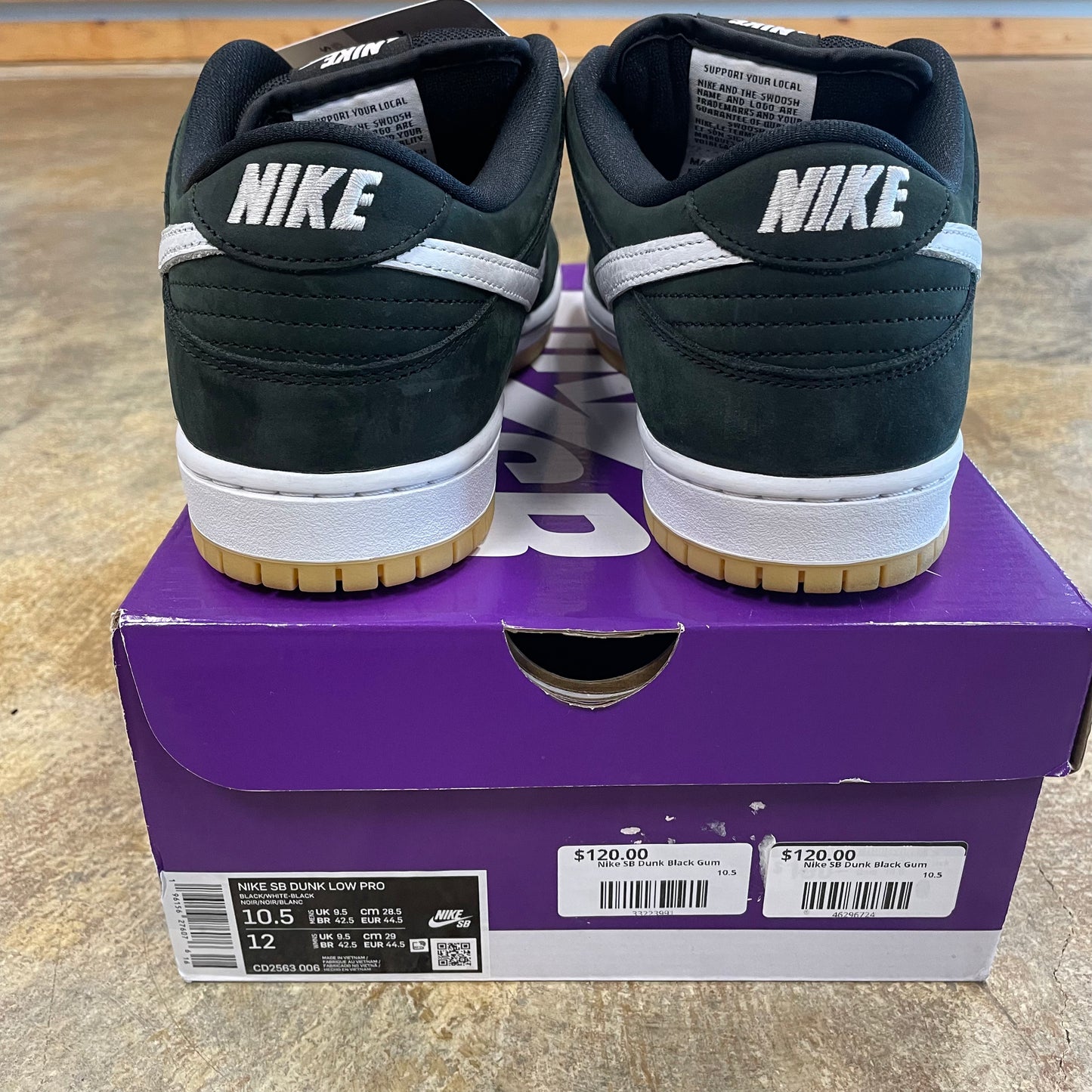 Nike SB Dunk Black Gum