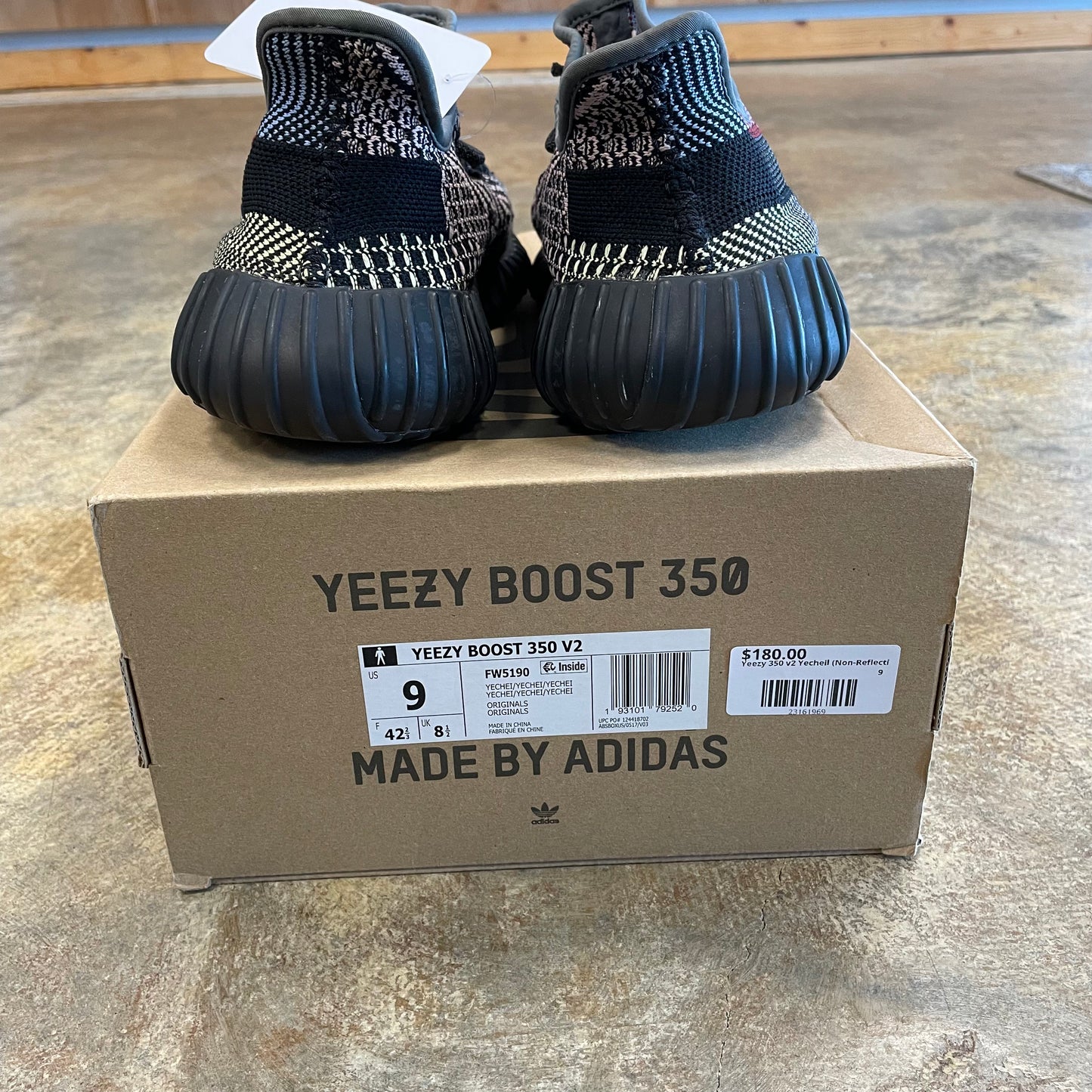 Yeezy 350 v2 Yecheil (Non-Reflective)