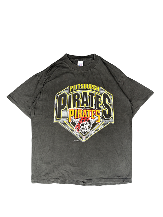 1990s Pittsburgh Pirates Logo 7 Graphic Tee (XL)
