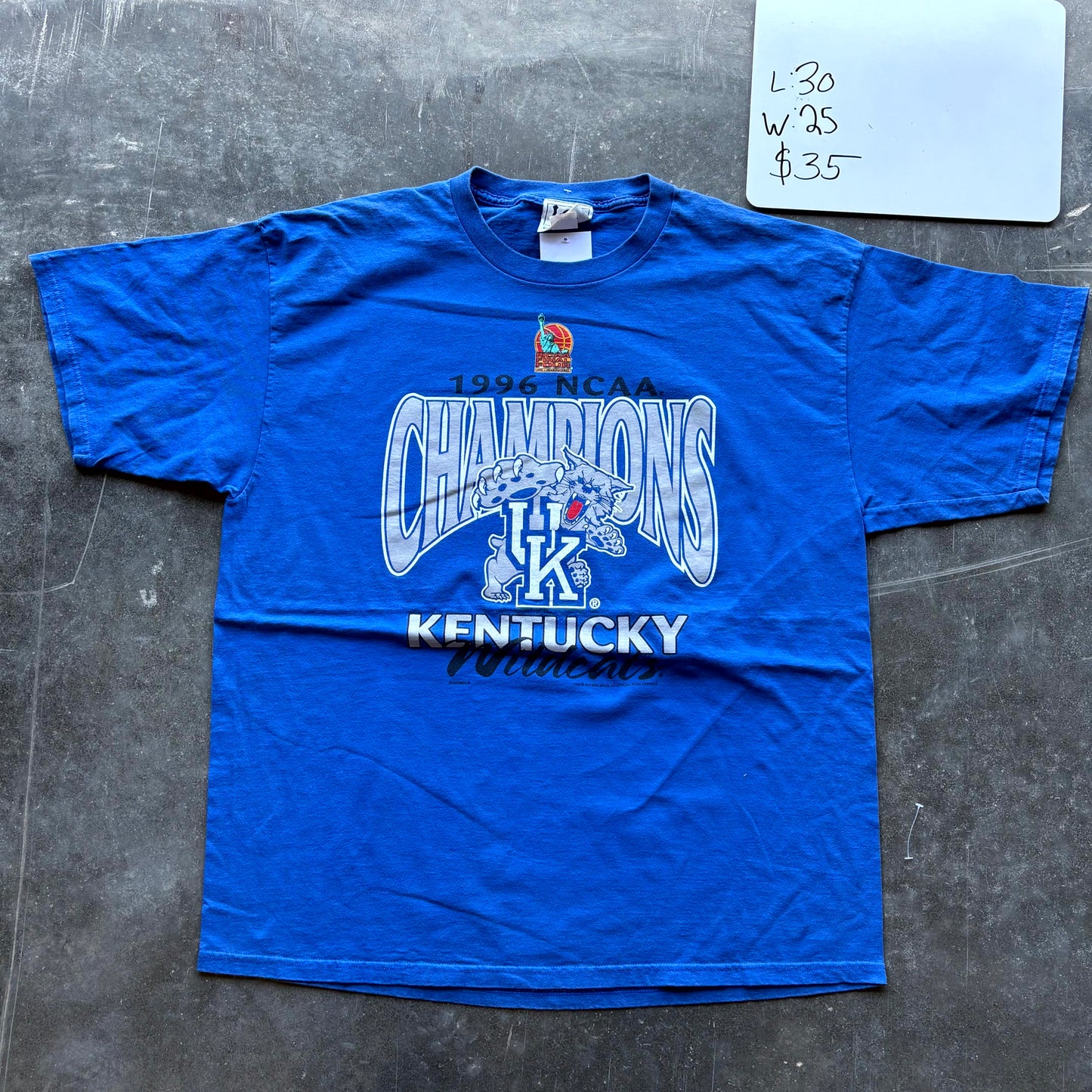 1996 NCAA Kentucky Wildcats Champions Lee Sport T-Shirt (2XL)