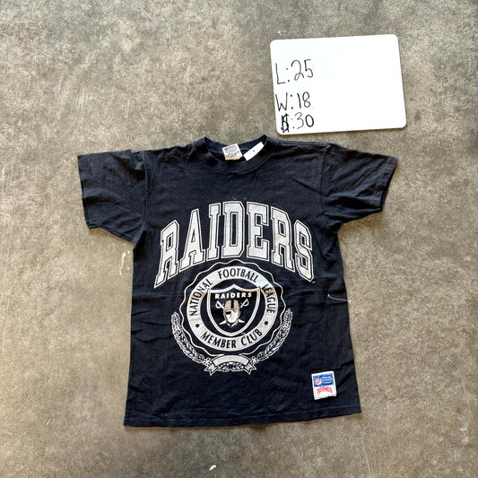 1990s Raiders NFL Nutmeg Graphic Tee (M)