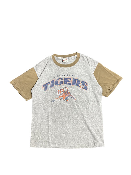 1990s Auburn Tigers Nutmeg Sports Graphic Tee (L)