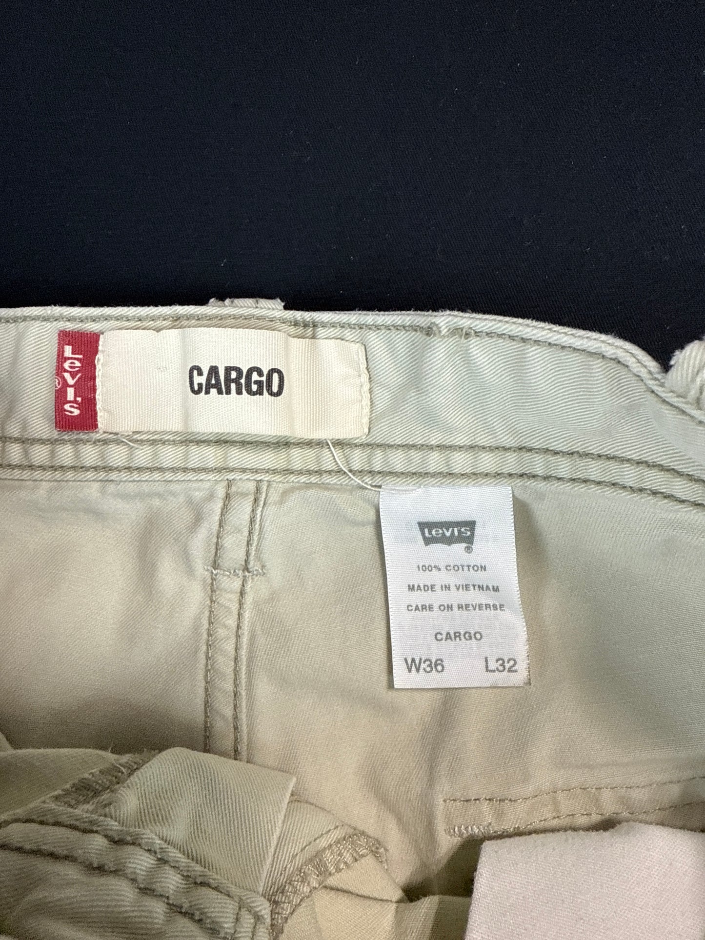 Levi's Cargo Pants (L)