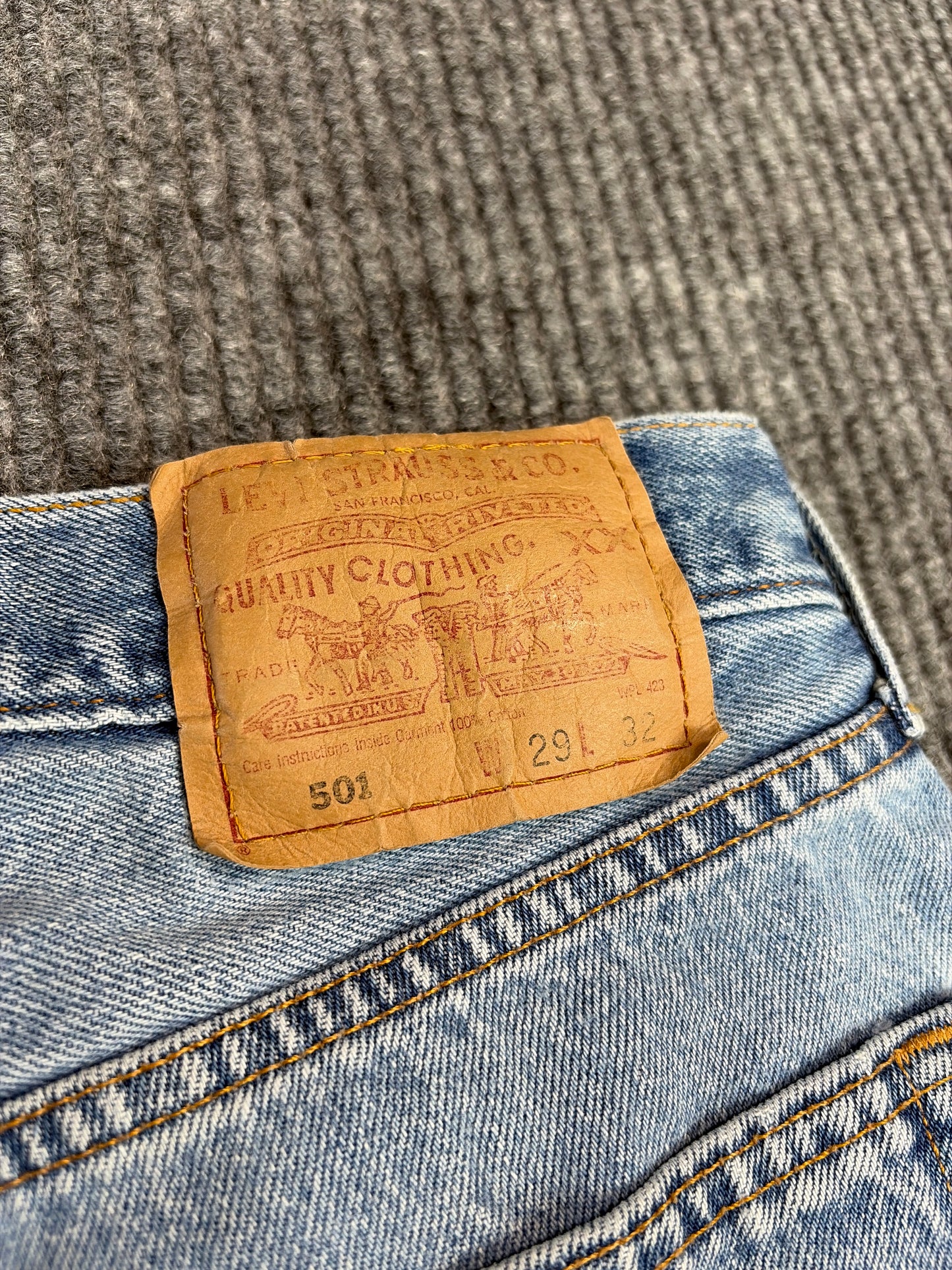 Levi's 501 Light Wash Denim Jeans (W29 L32)
