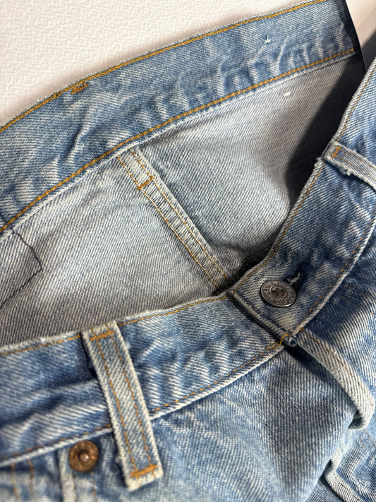 Classic Levis Light Wash Denim Jeans (38x30)
