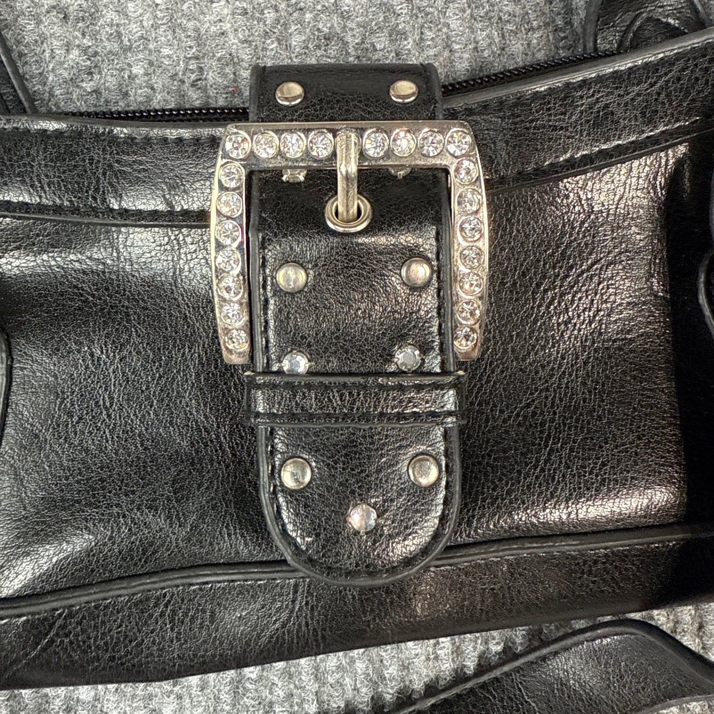 Vintage Buckle Detail Shoulder Bag - Black
