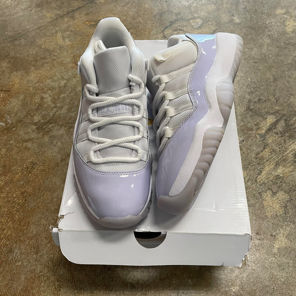 Jordan 11 low Pure Violet (w)